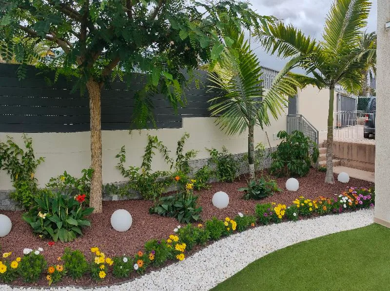 Diseño de jardín exterior en Adeje, Tenerife
